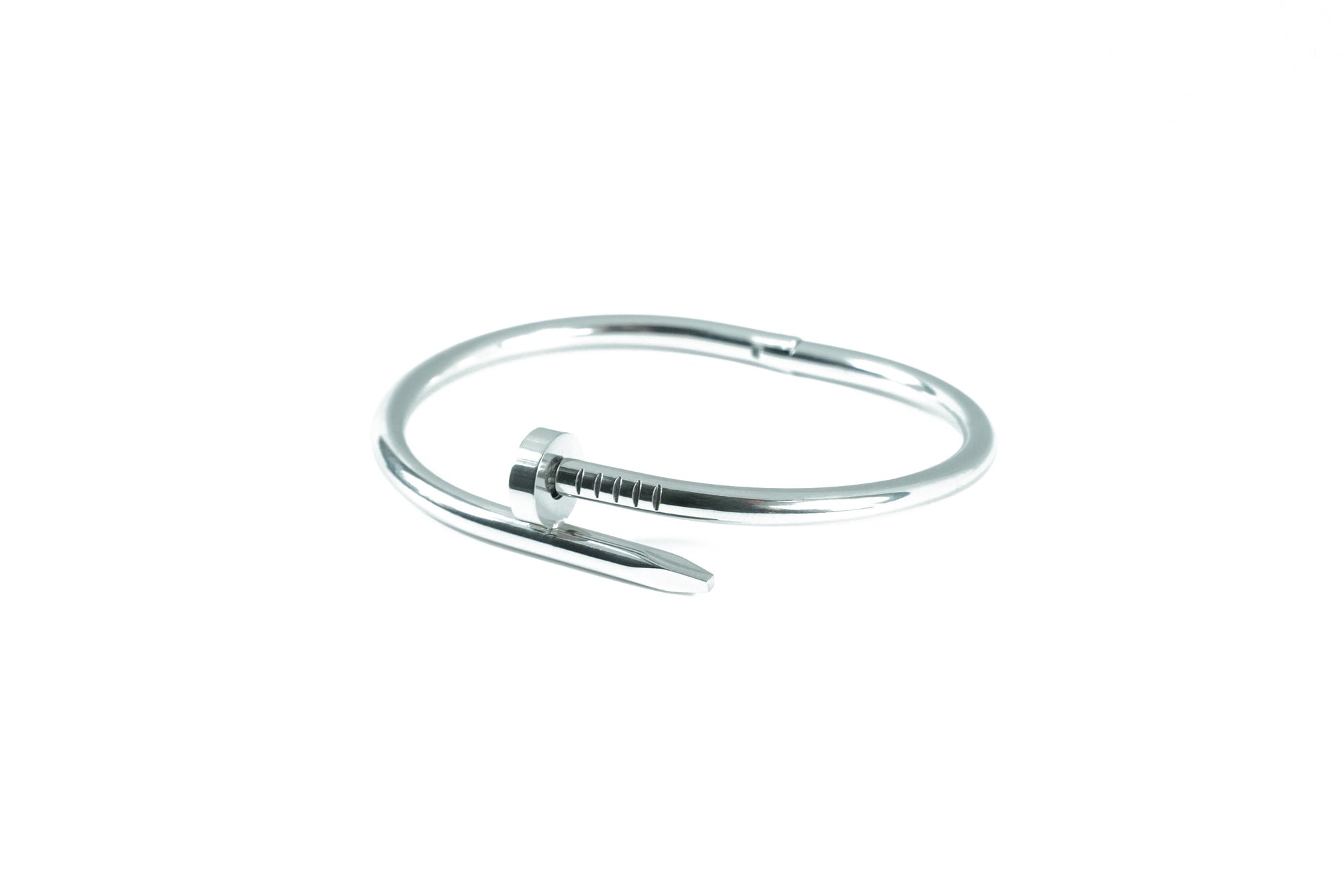 chic bracelet in silver color jewellery