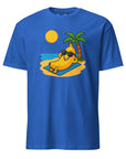 Close-up van banaan op het strand print gedetailleerd en speels zomers fruitontwerp.