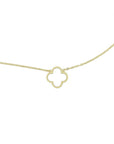 elegant white clover necklace, ideal for a timeless and refined look. brendoe