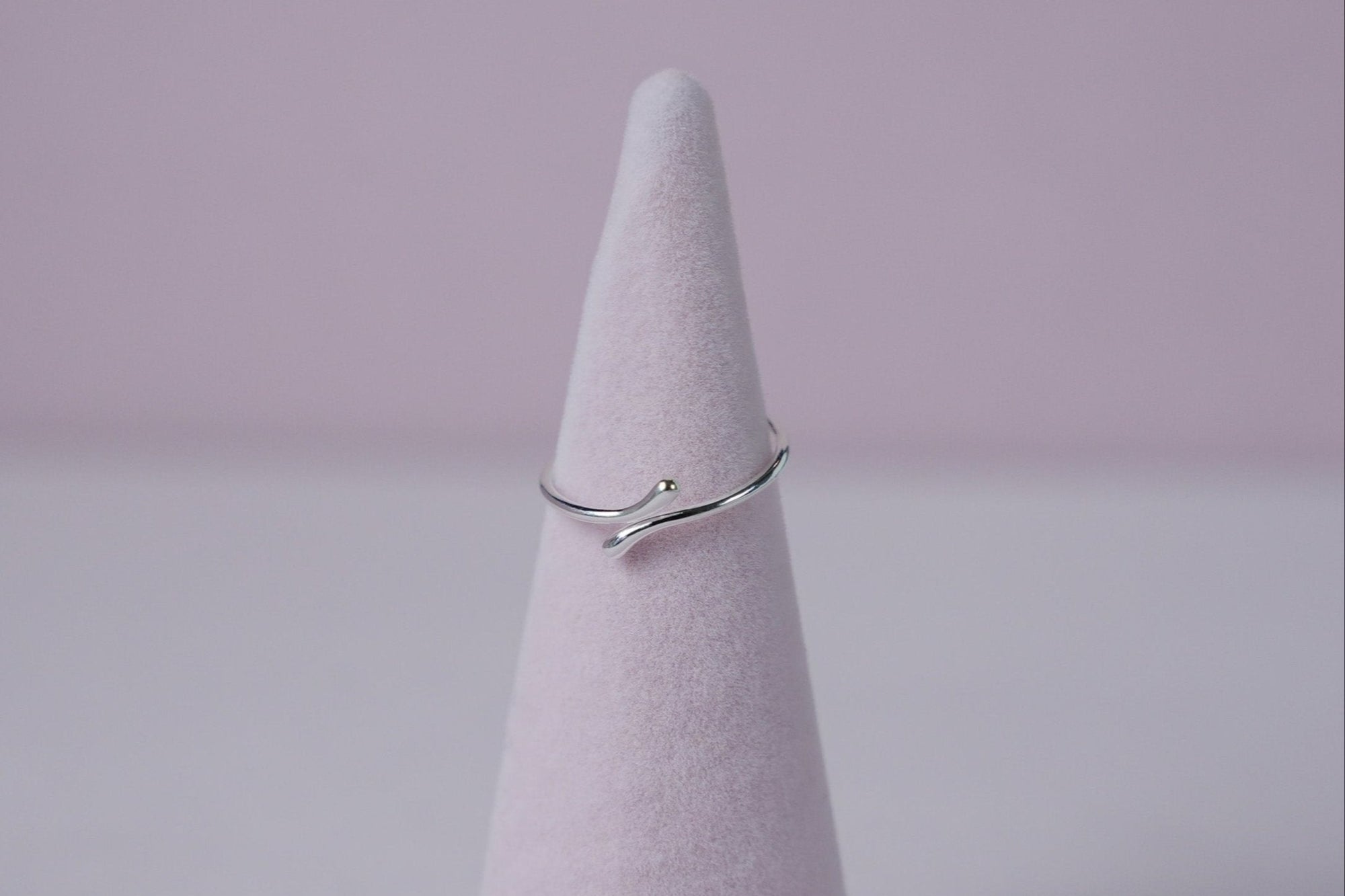 Minimalist ring made of 925 sterling silver, a classic and timeless Design On Earth