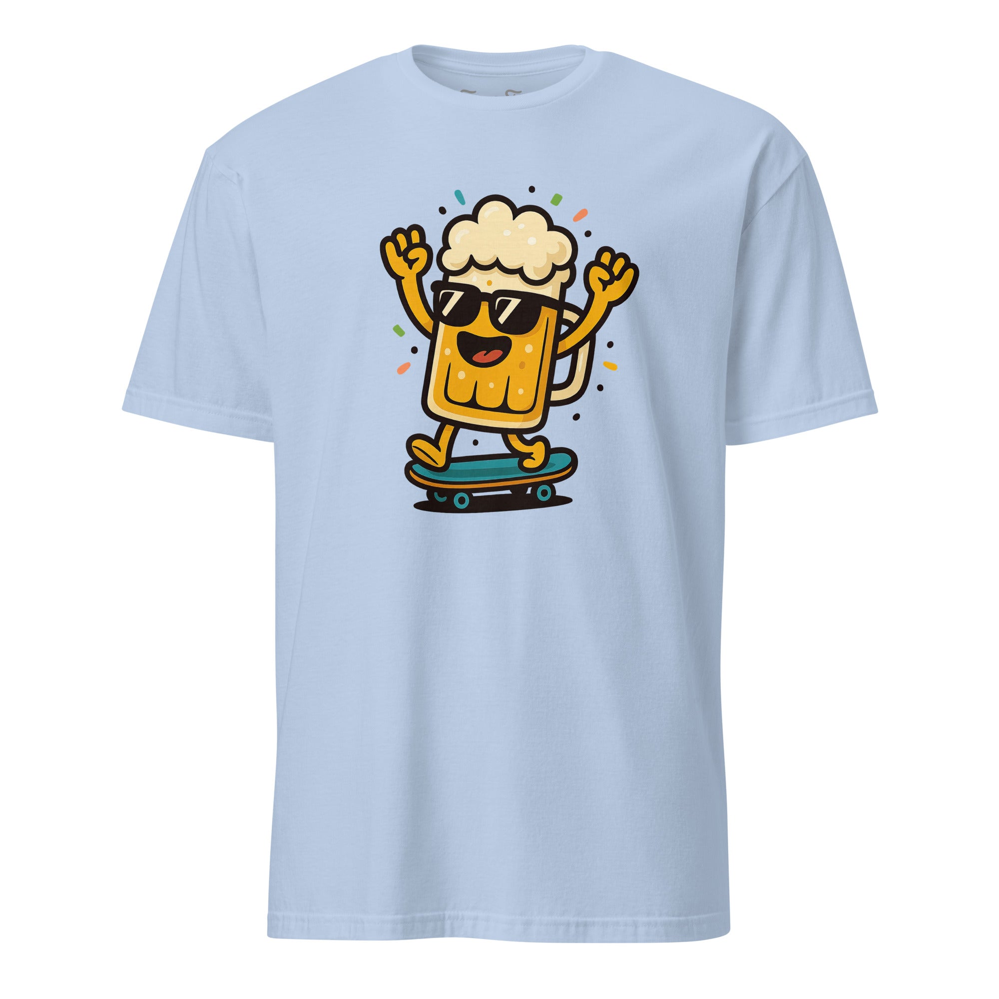 Vooraanzicht van Blije Bier T-shirt vrolijk ontwerp met lachend bierglas in cartoonstijl. Ideaal voor feestjes en bierliefhebbers. Unisex model.